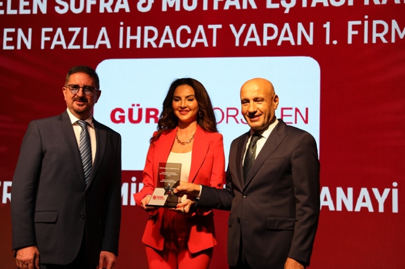 Harika Güral’ın Ödül Gururu Harika Güral’ın Ödül Gururu